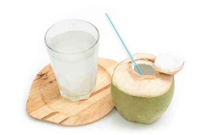 Minum air kelapa selepas makan ubat
